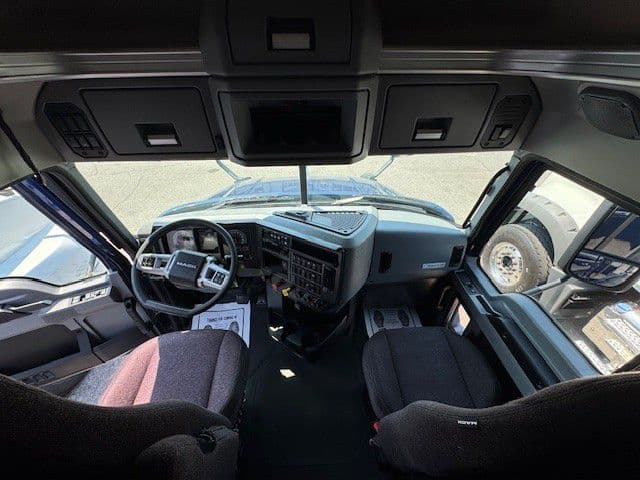 2024 Mack Anthem — photo 13