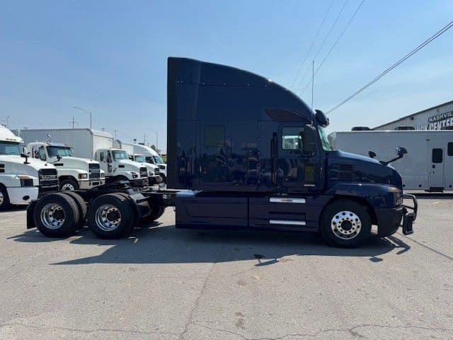 2024 Mack Anthem — photo 4