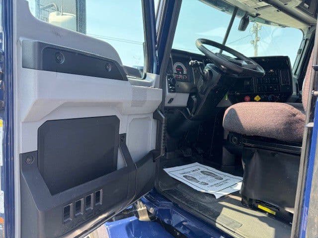 2024 Mack Anthem — photo 11