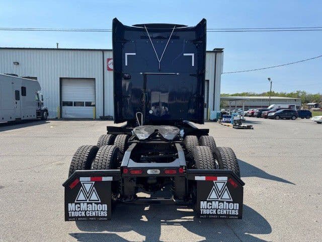 2024 Mack Anthem — photo 6