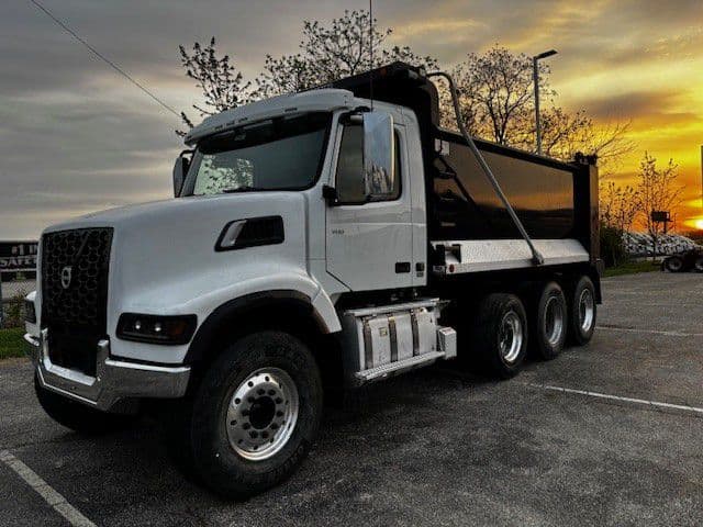2022 Volvo VHD 300 — photo 2