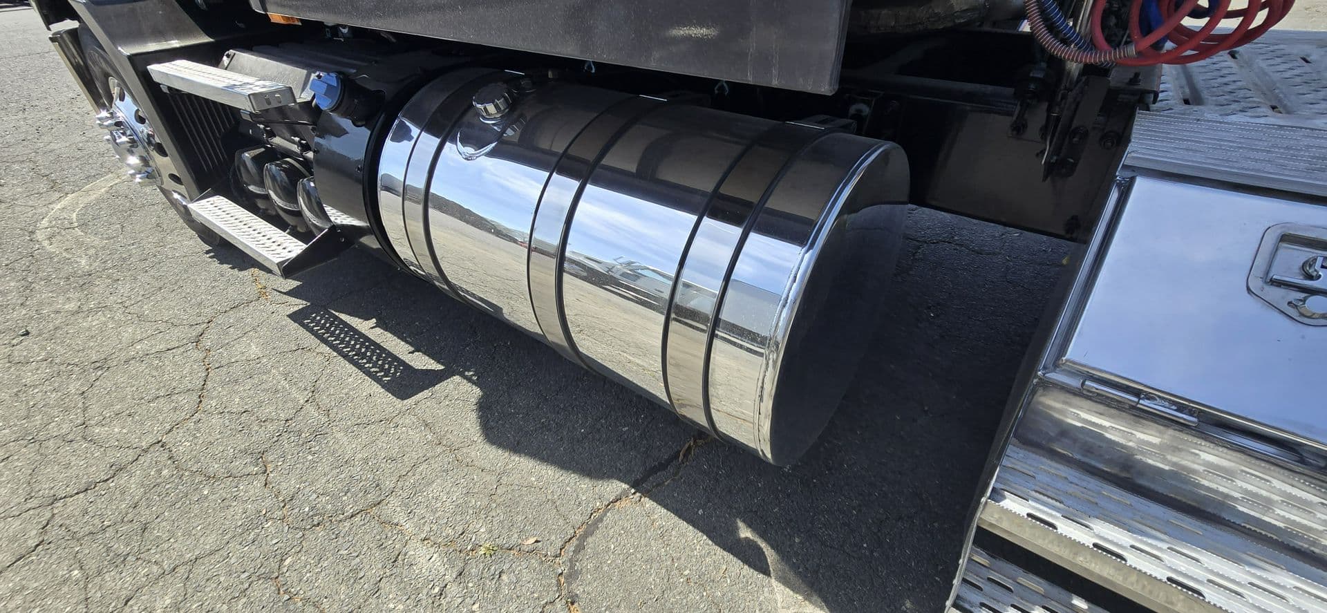 2020 Mack Anthem — photo 21