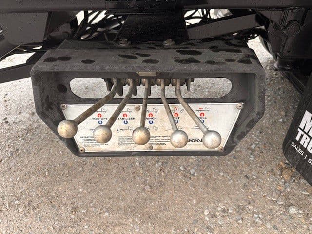 2018 Volvo VNR 640 — photo 17