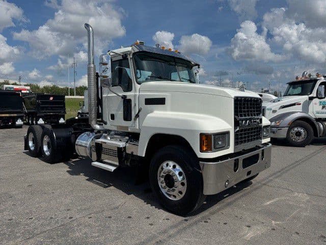 2021 Mack Pinnacle — photo 3