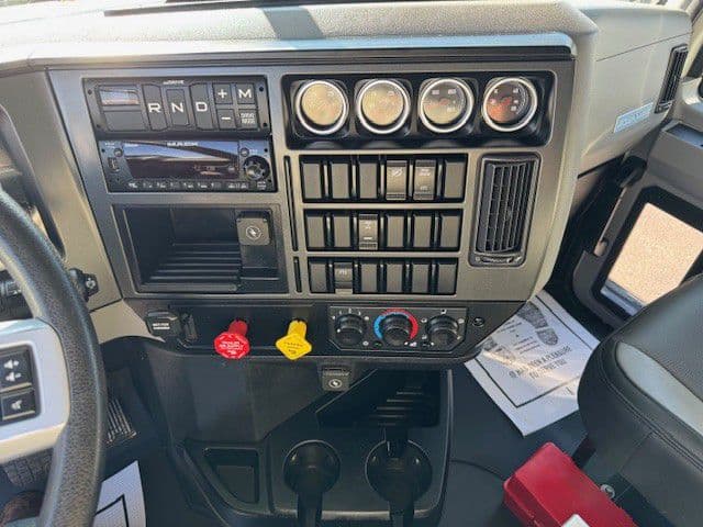 2025 Mack Granite — photo 19