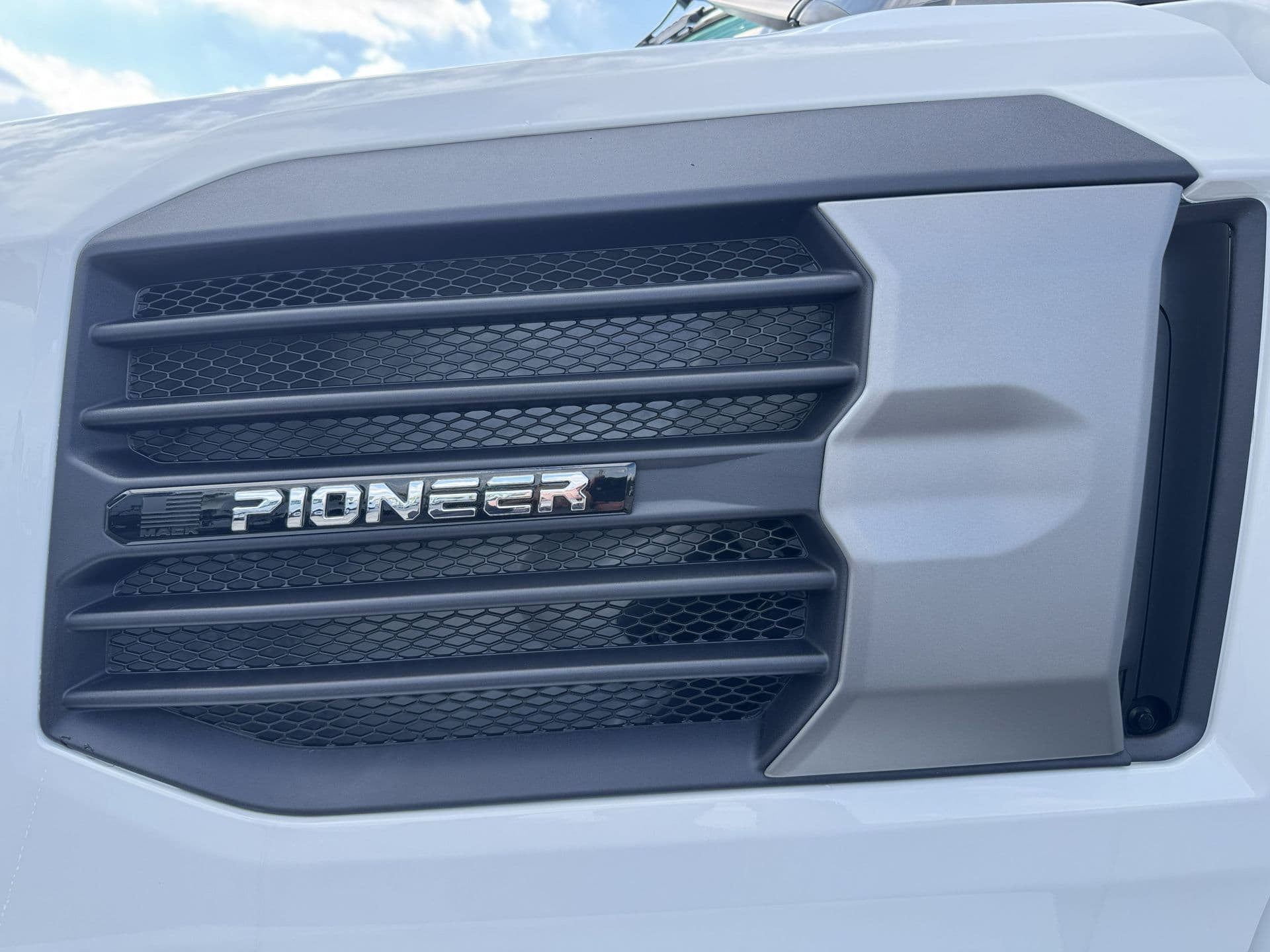 2026 Mack Pioneer — photo 19