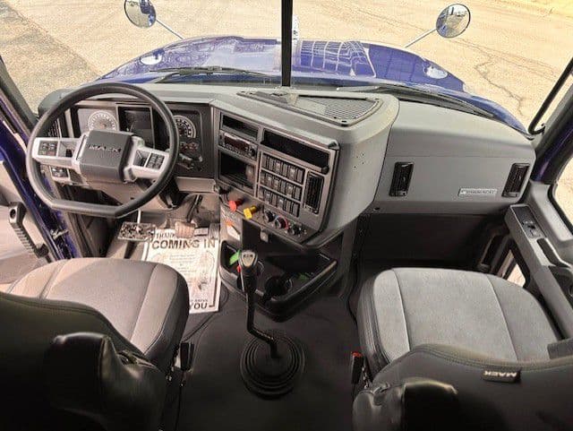 2024 Mack Pinnacle — photo 21