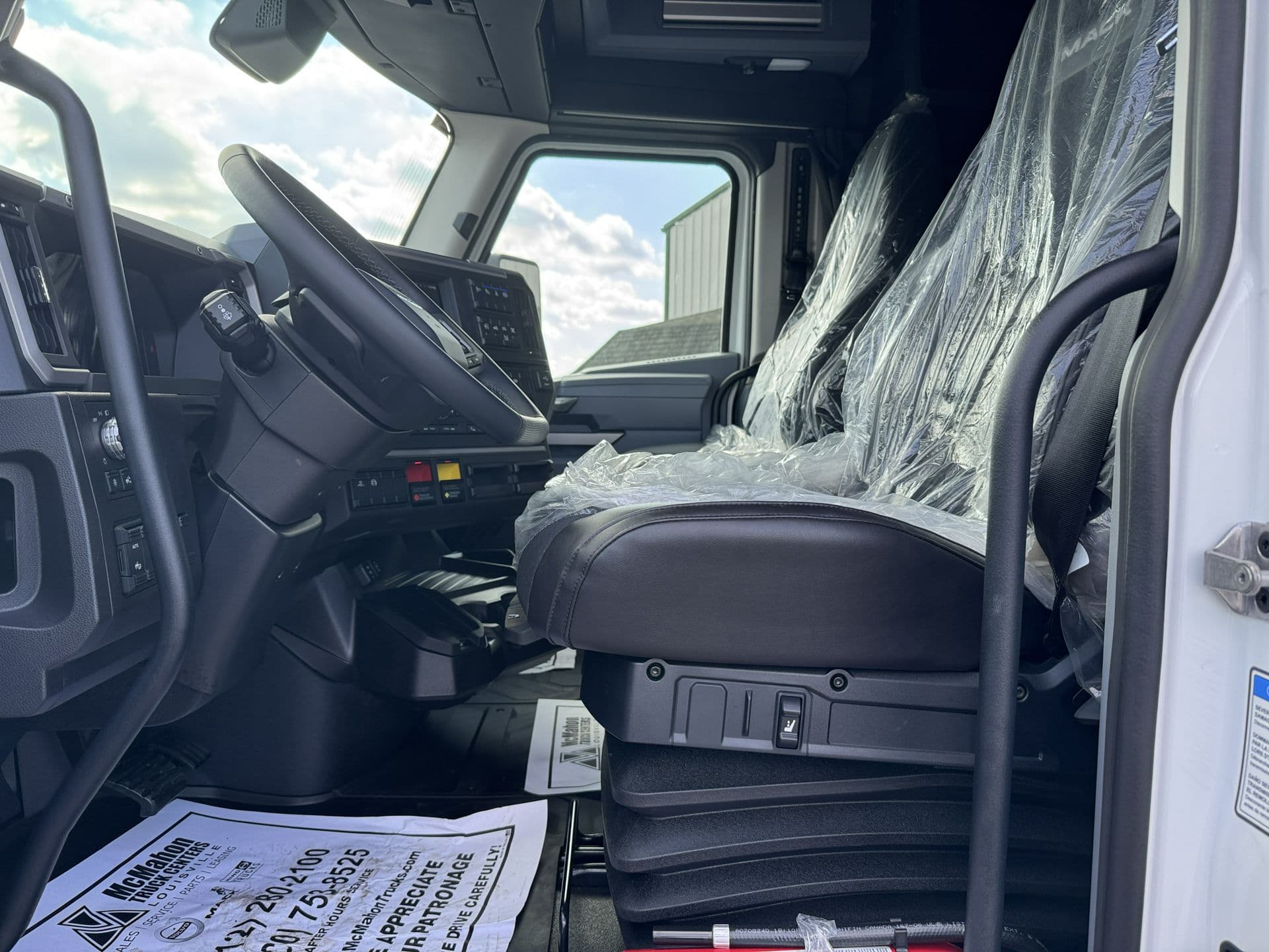 2026 Mack Pioneer — photo 7