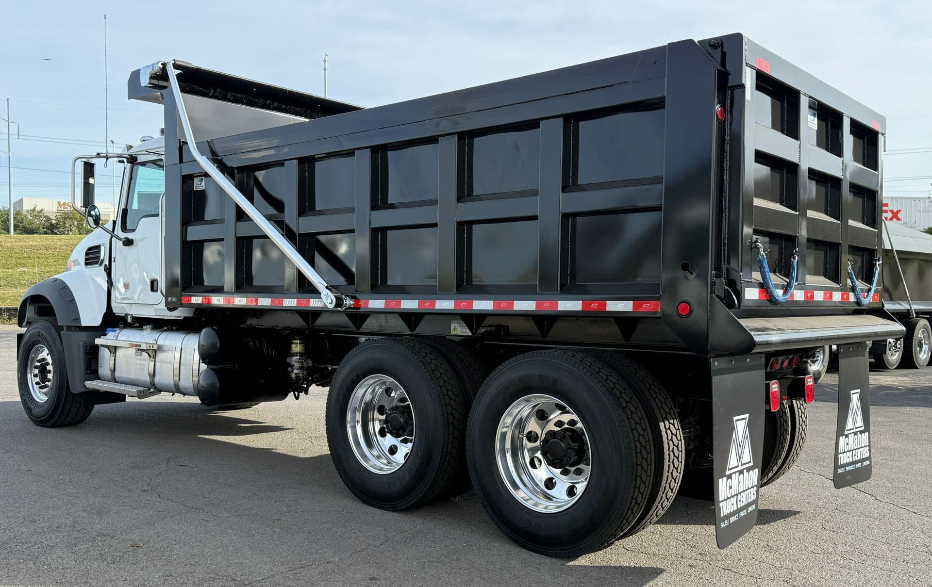 2026 Mack Granite — photo 2