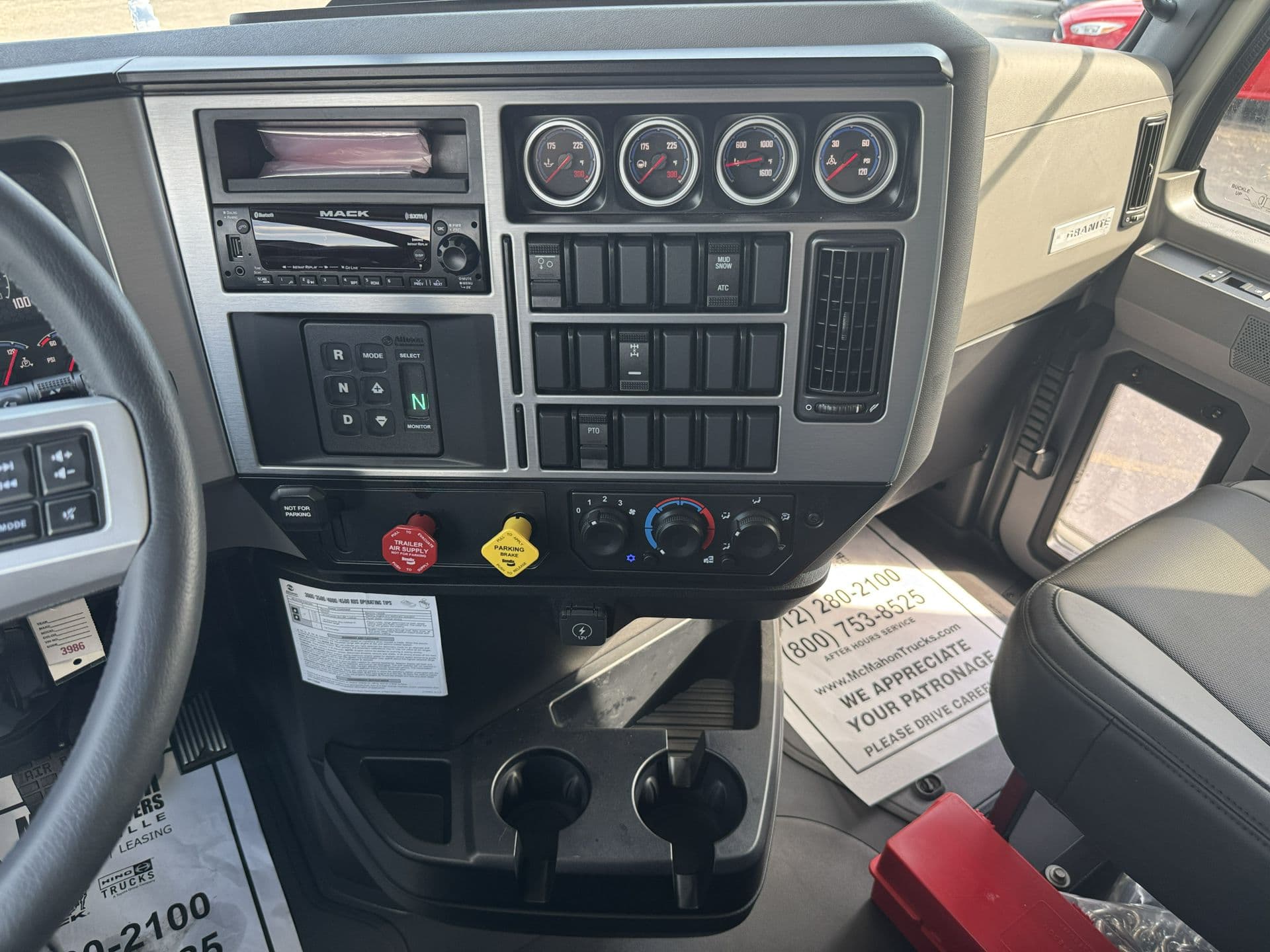 2027 Mack Granite — photo 10