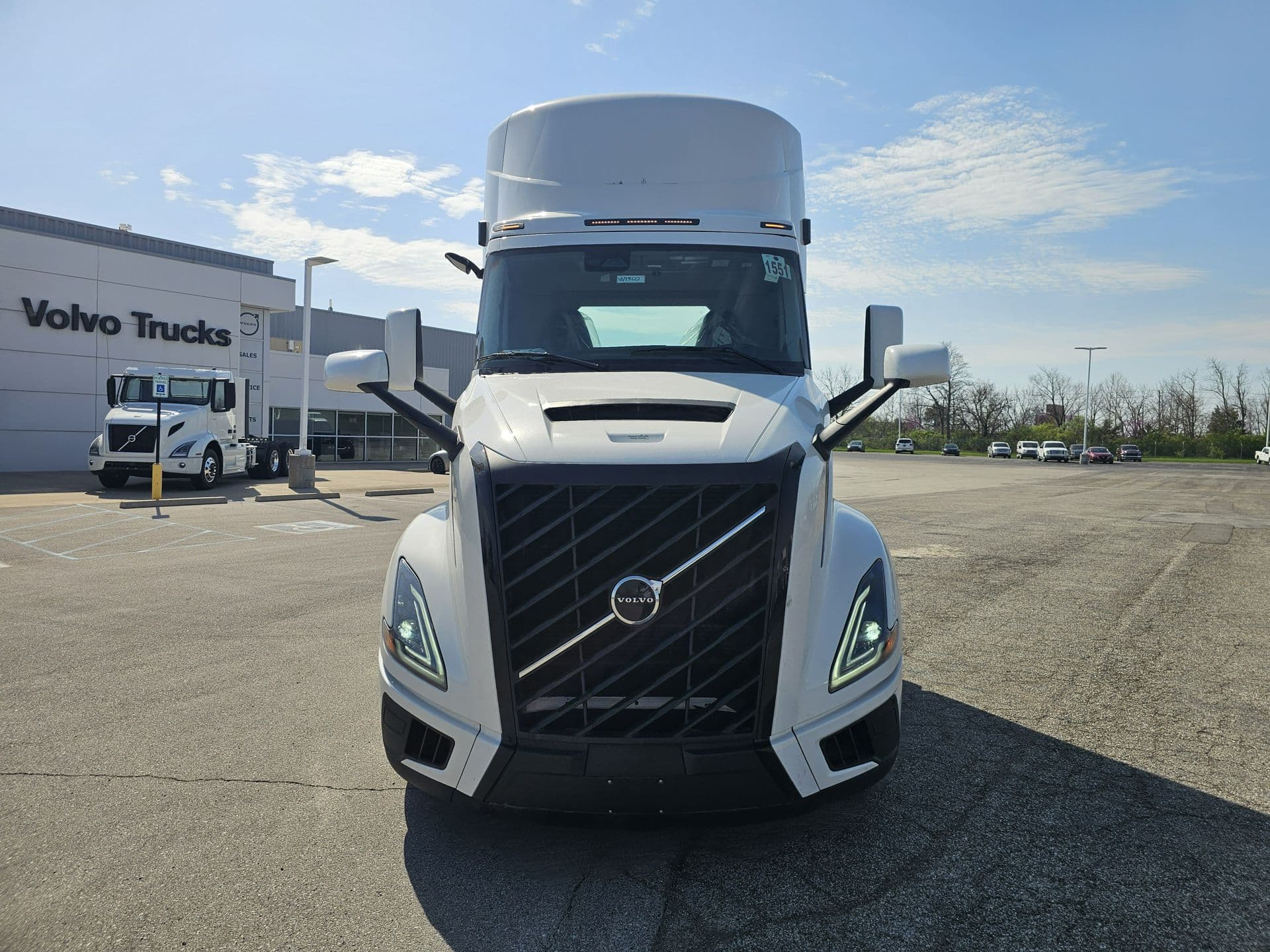 2025 Volvo VNL 300 — photo 2