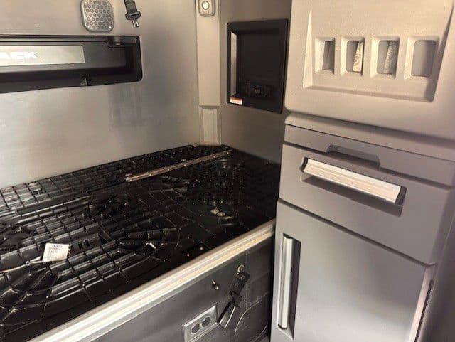 2024 Mack Pinnacle — photo 19