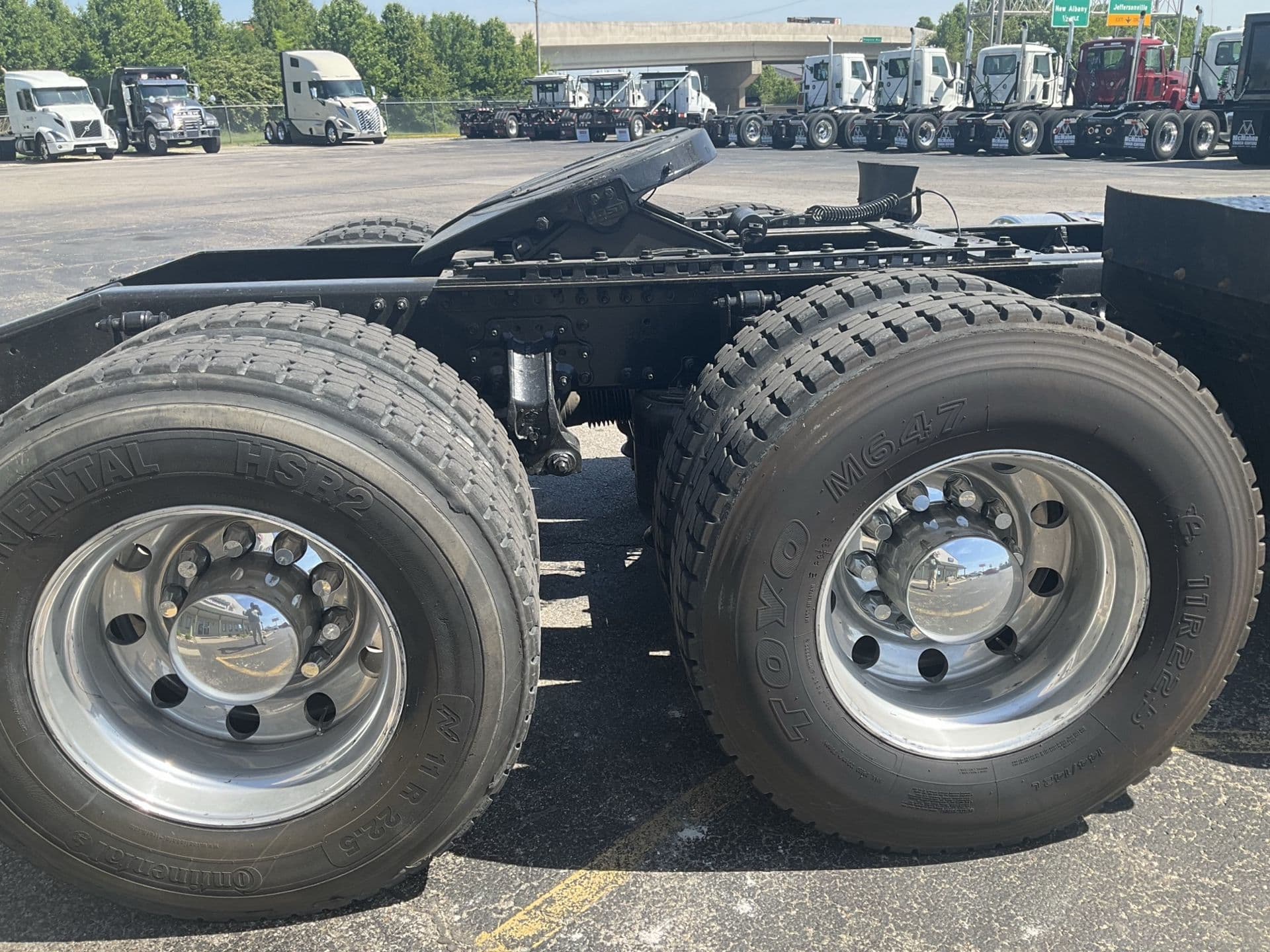 2019 Mack Anthem — photo 10