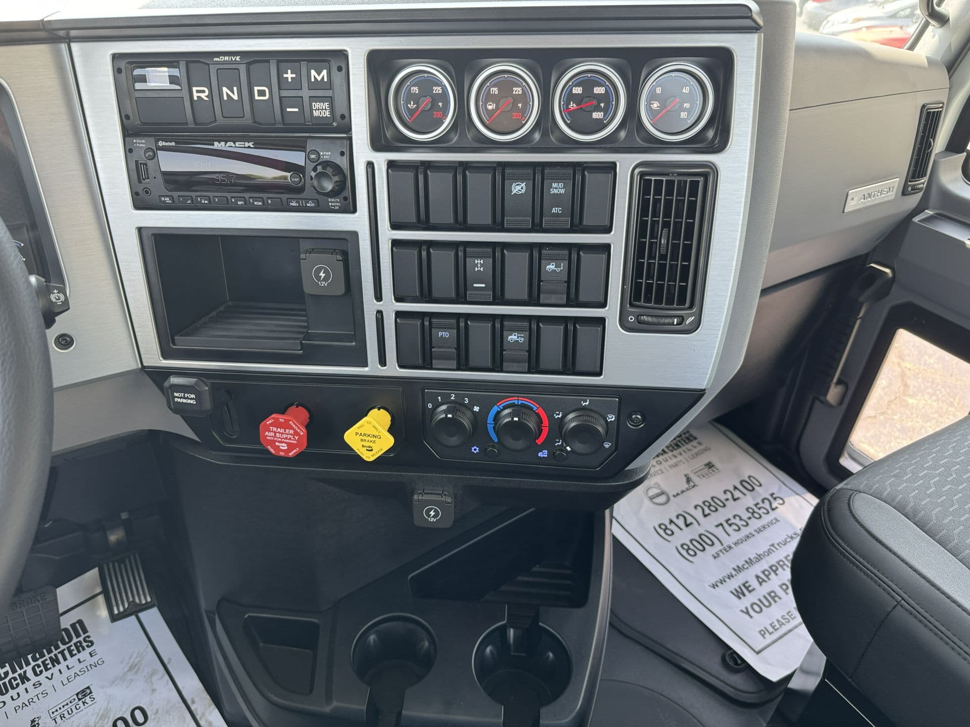 2026 Mack Anthem — photo 9