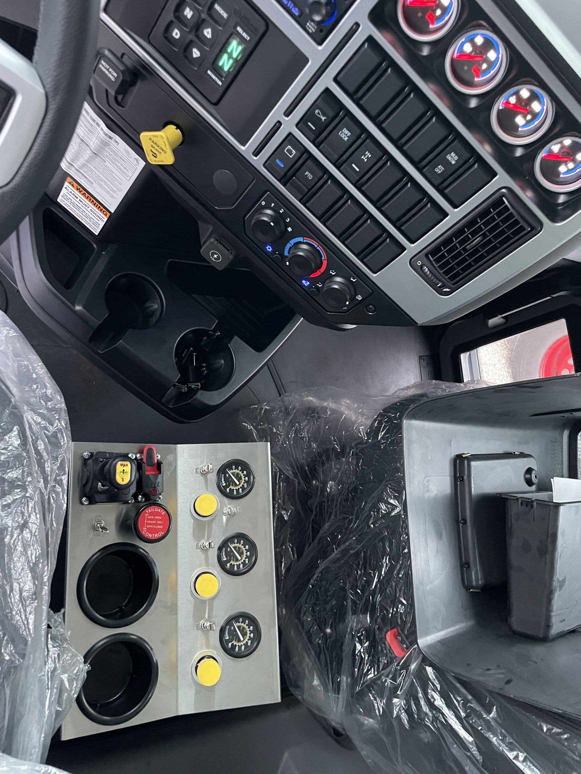 2026 Mack Granite — photo 7