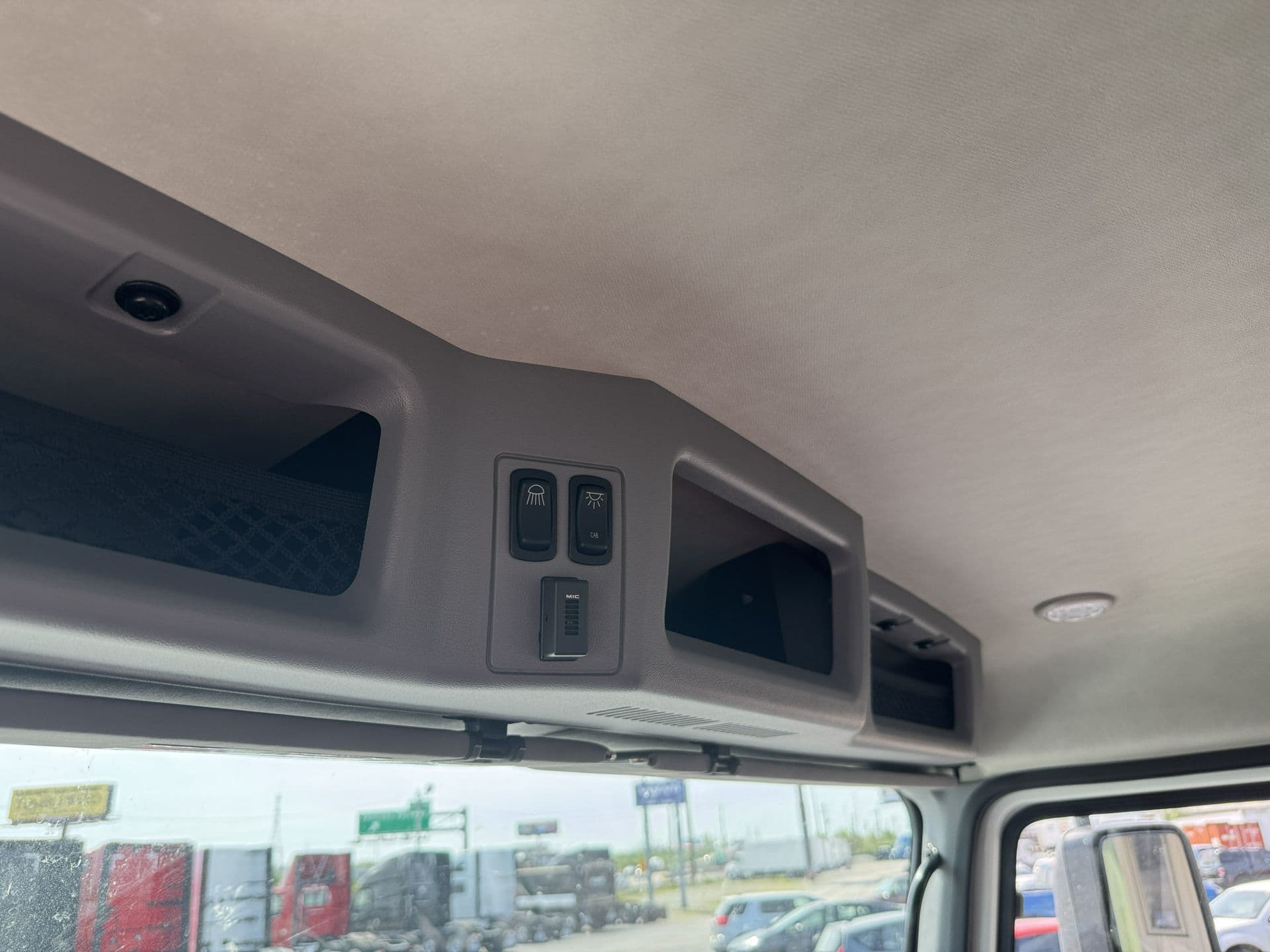 2026 Mack — photo 13