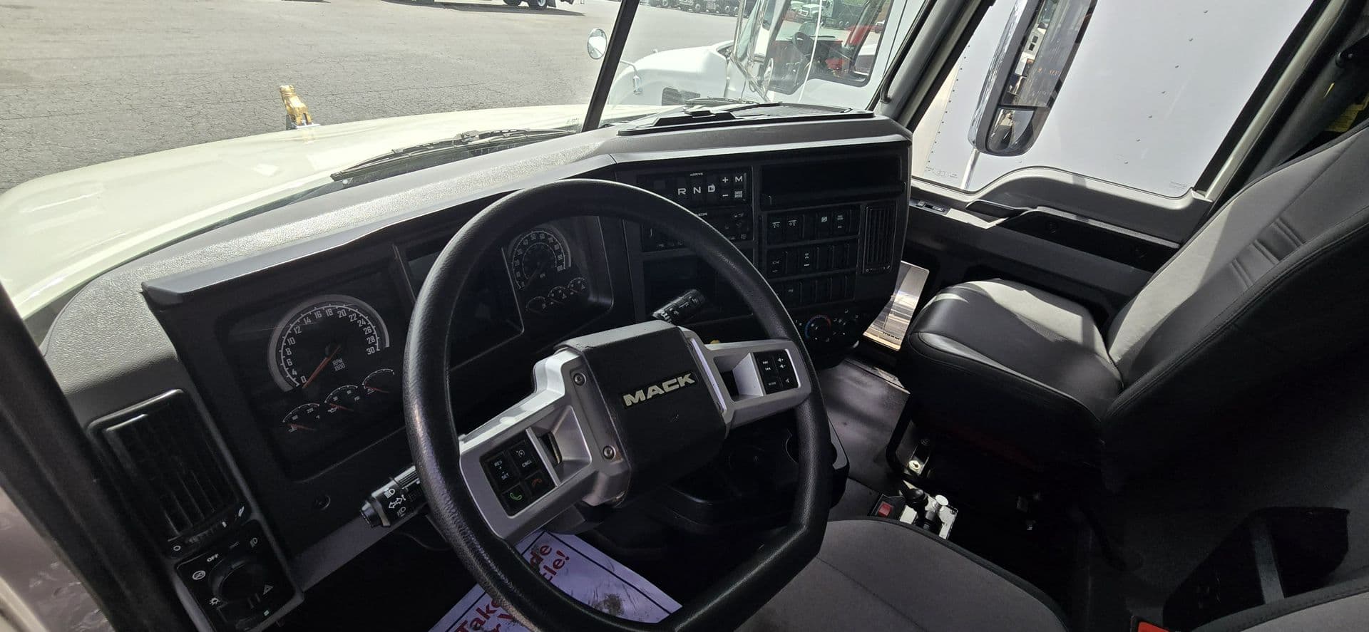 2024 Mack Granite — photo 23