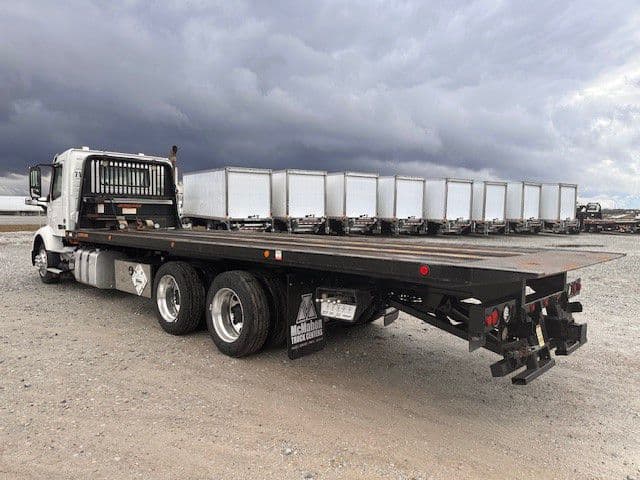 2018 Volvo VNR 640 — photo 8