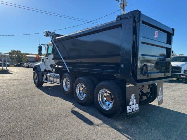 2025 Mack Granite — photo 7