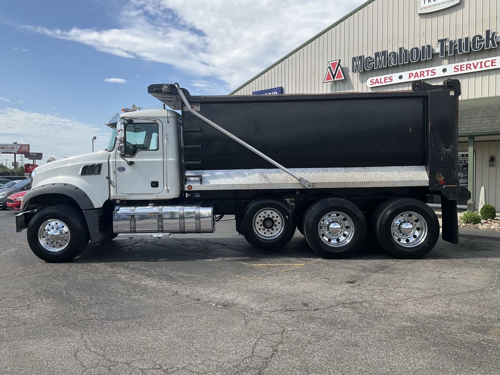 2020 Mack Granite — photo 8