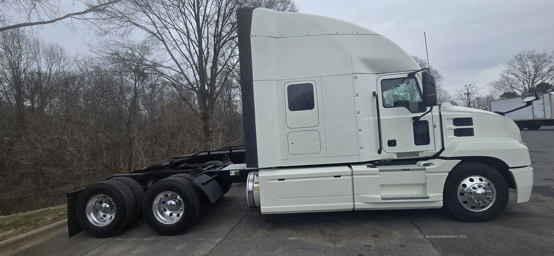 2020 Mack Anthem — photo 3