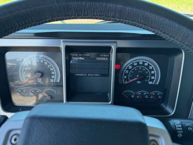 2020 Mack Anthem — photo 4