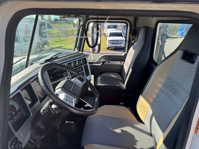 2021 Mack Pinnacle — photo 12