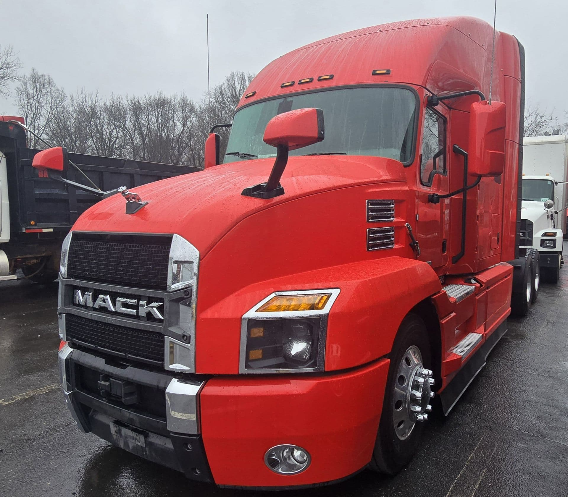 2023 Mack Anthem — photo 2
