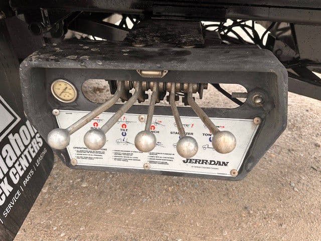 2018 Volvo VNR 640 — photo 16