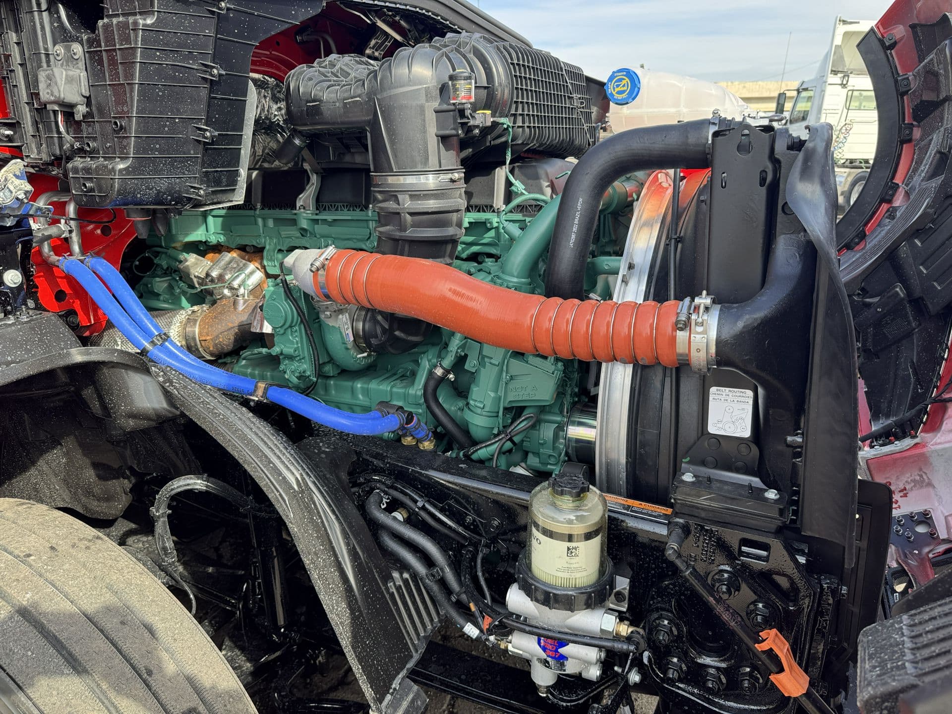 2027 Volvo VNL 860 — photo 19