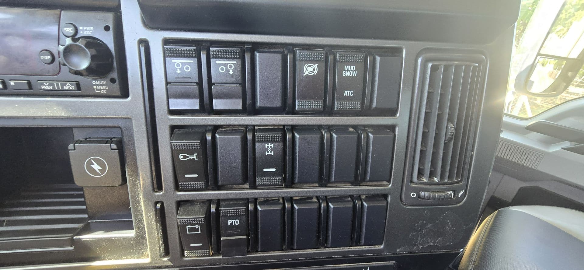 2024 Mack Granite — photo 30