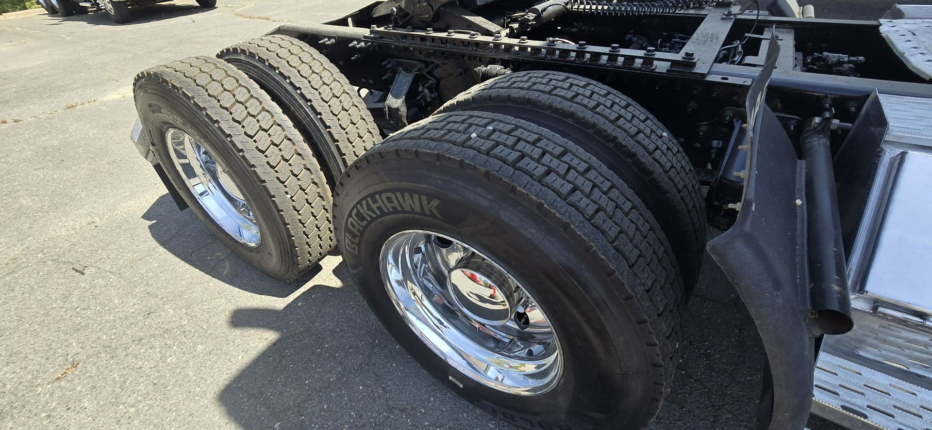 2020 Mack Anthem — photo 14