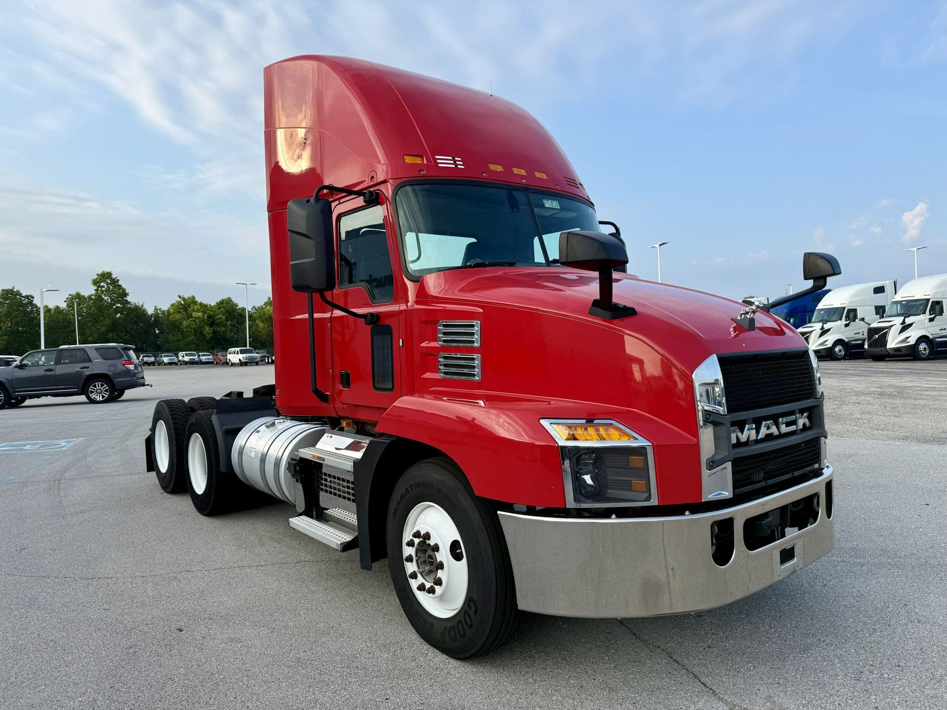 2020 Mack Anthem — photo 3