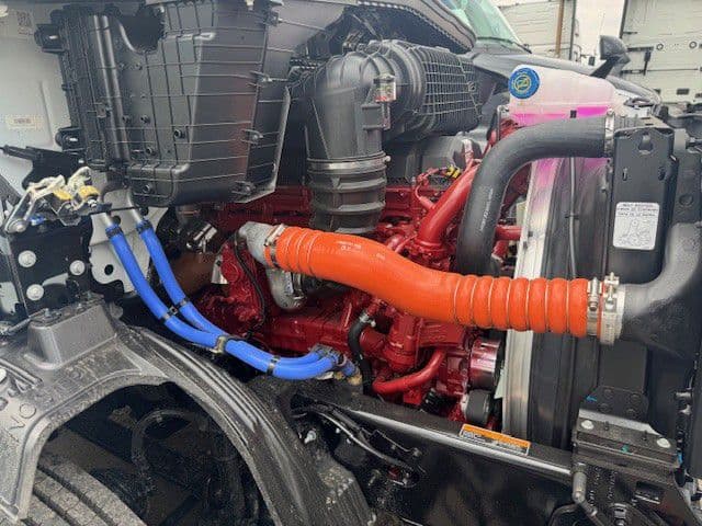 2027 Mack Anthem — photo 9