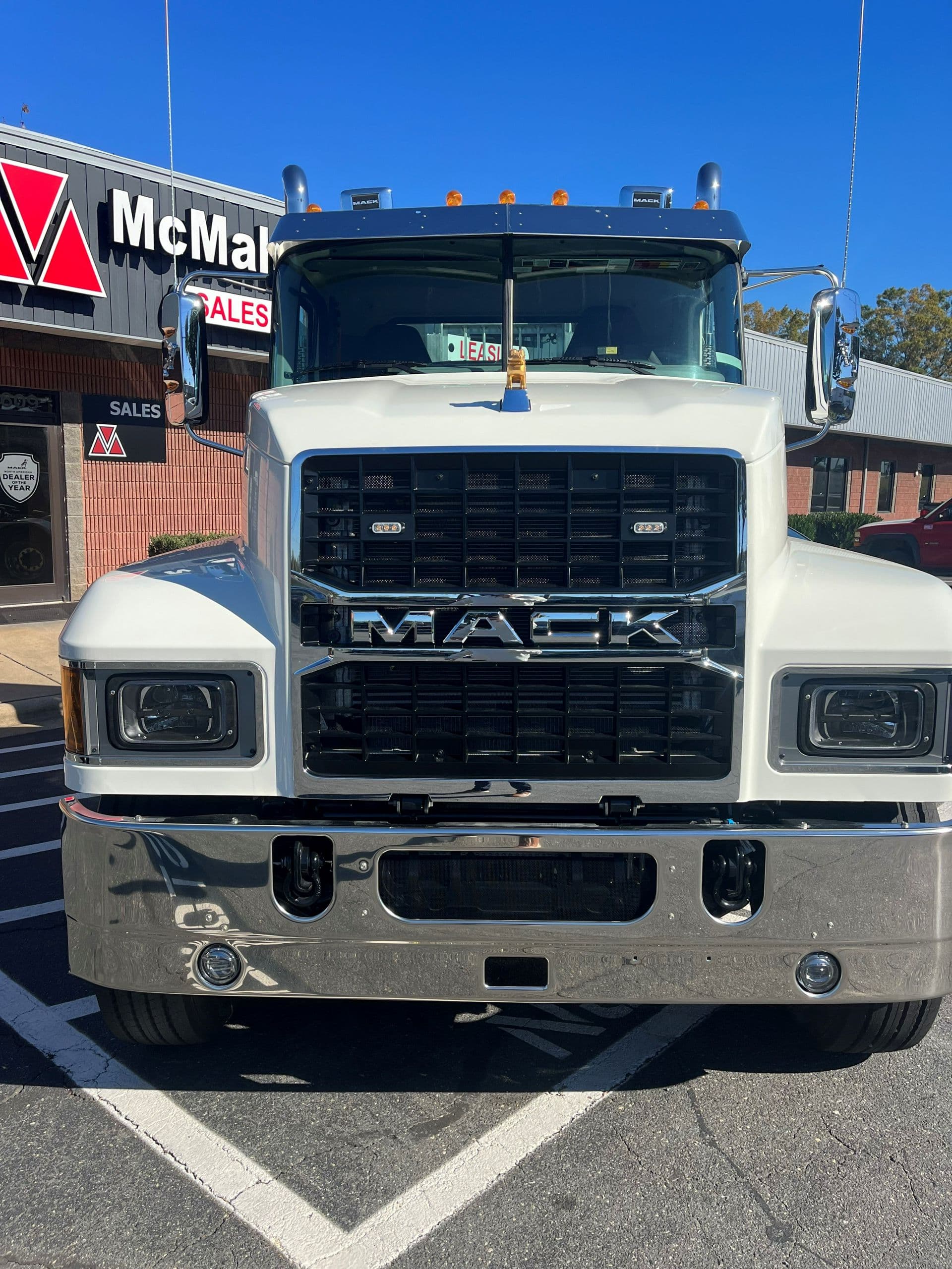 2026 Mack Pinnacle — photo 2