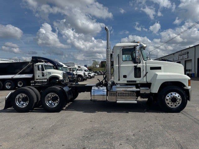 2021 Mack Pinnacle — photo 4