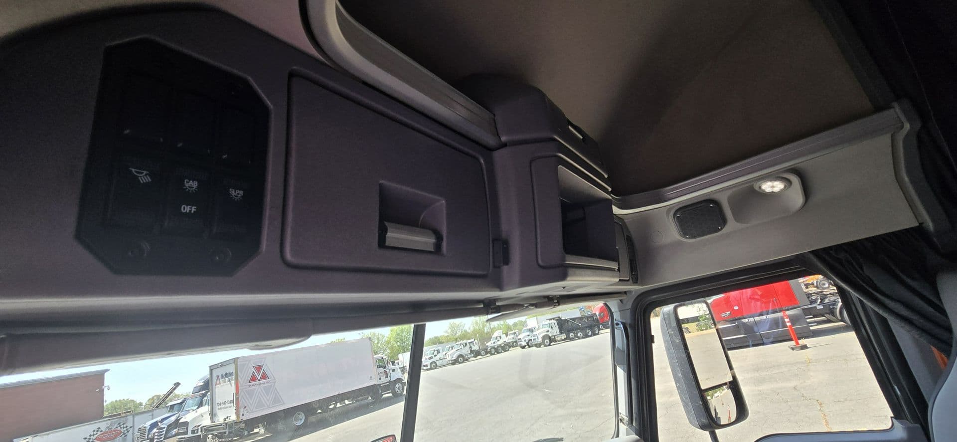 2020 Mack Anthem — photo 36