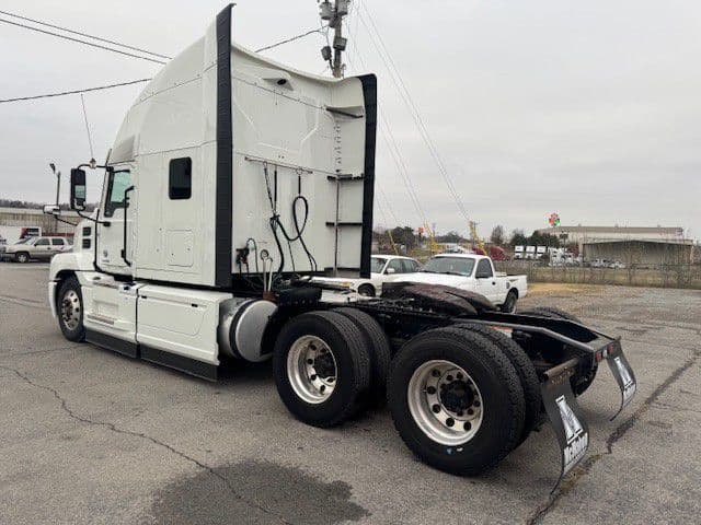 2020 Mack Anthem — photo 7