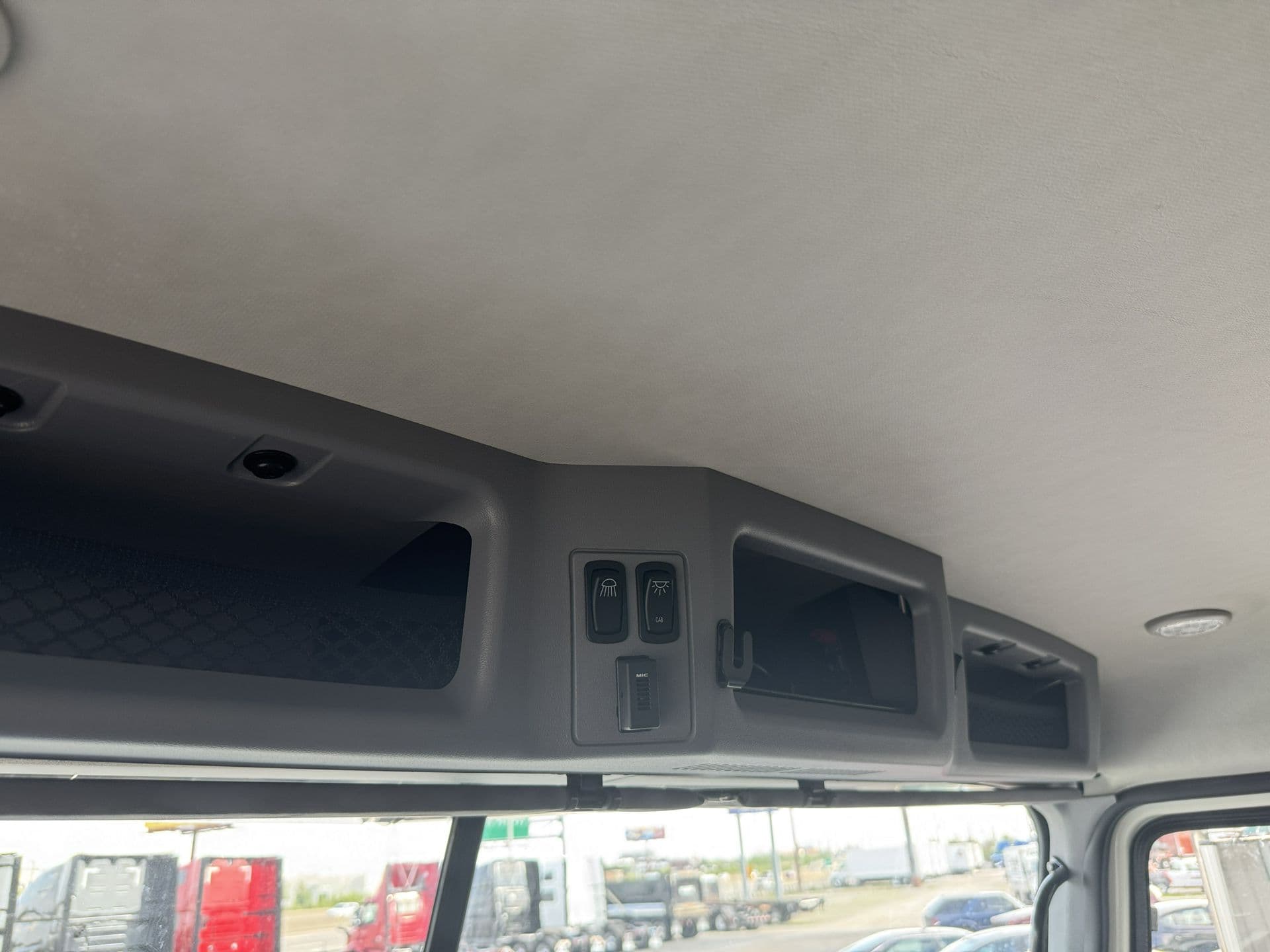 2027 Mack Granite — photo 11