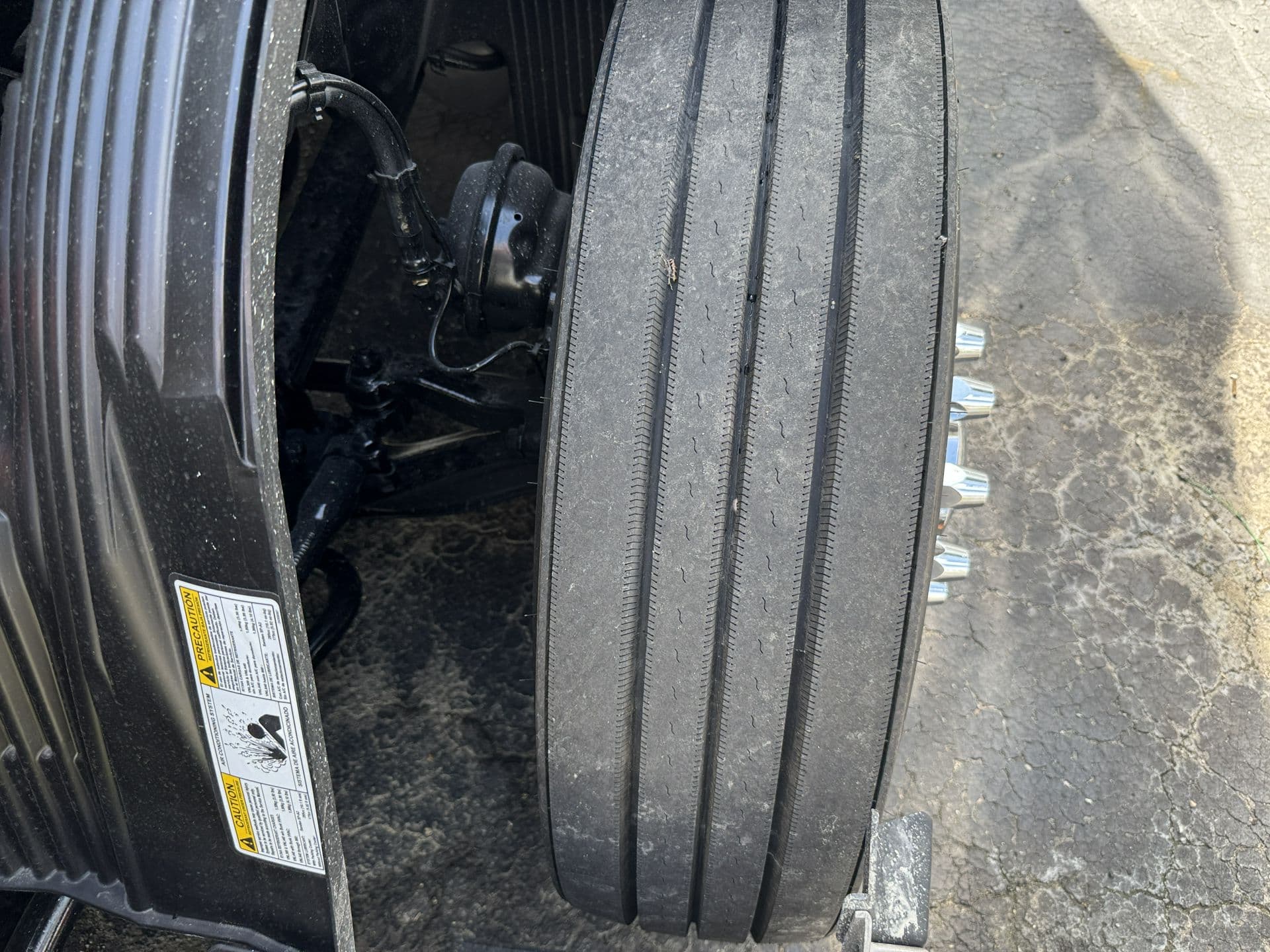 2026 Volvo VNL 860 — photo 17