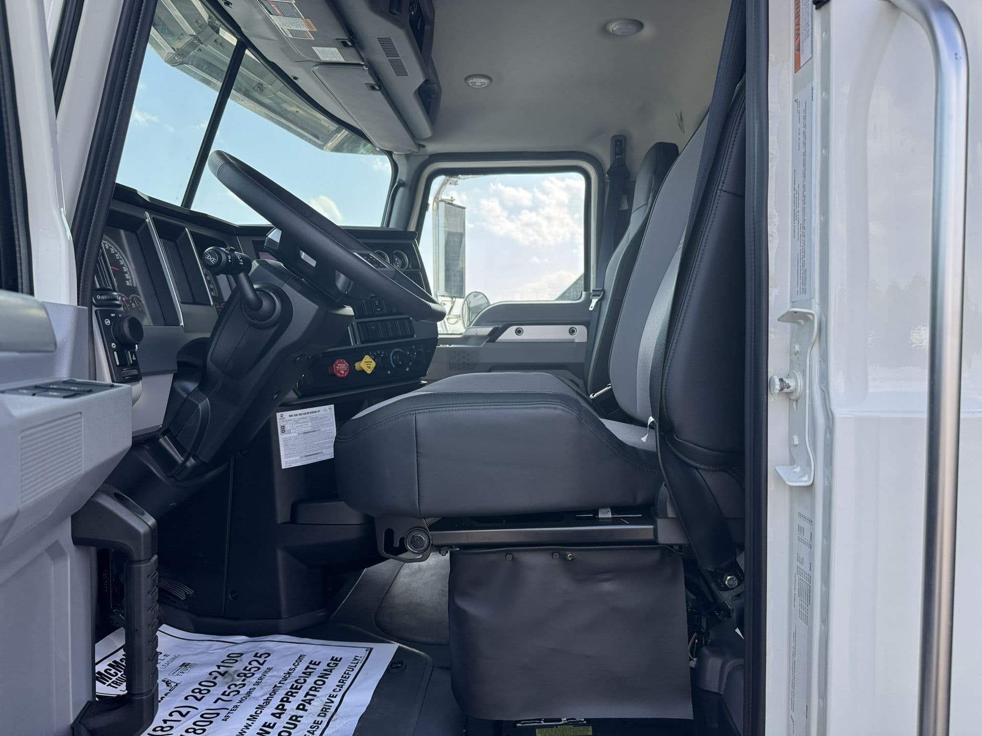 2027 Mack Granite — photo 8