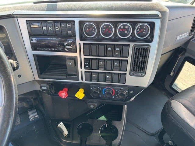 2021 Mack Pinnacle — photo 14