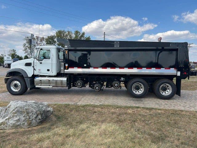 2026 Mack Granite — photo 4