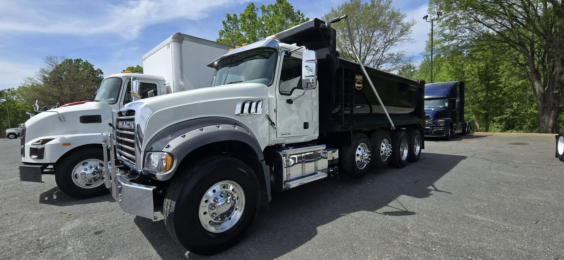 2024 Mack Granite — photo 2