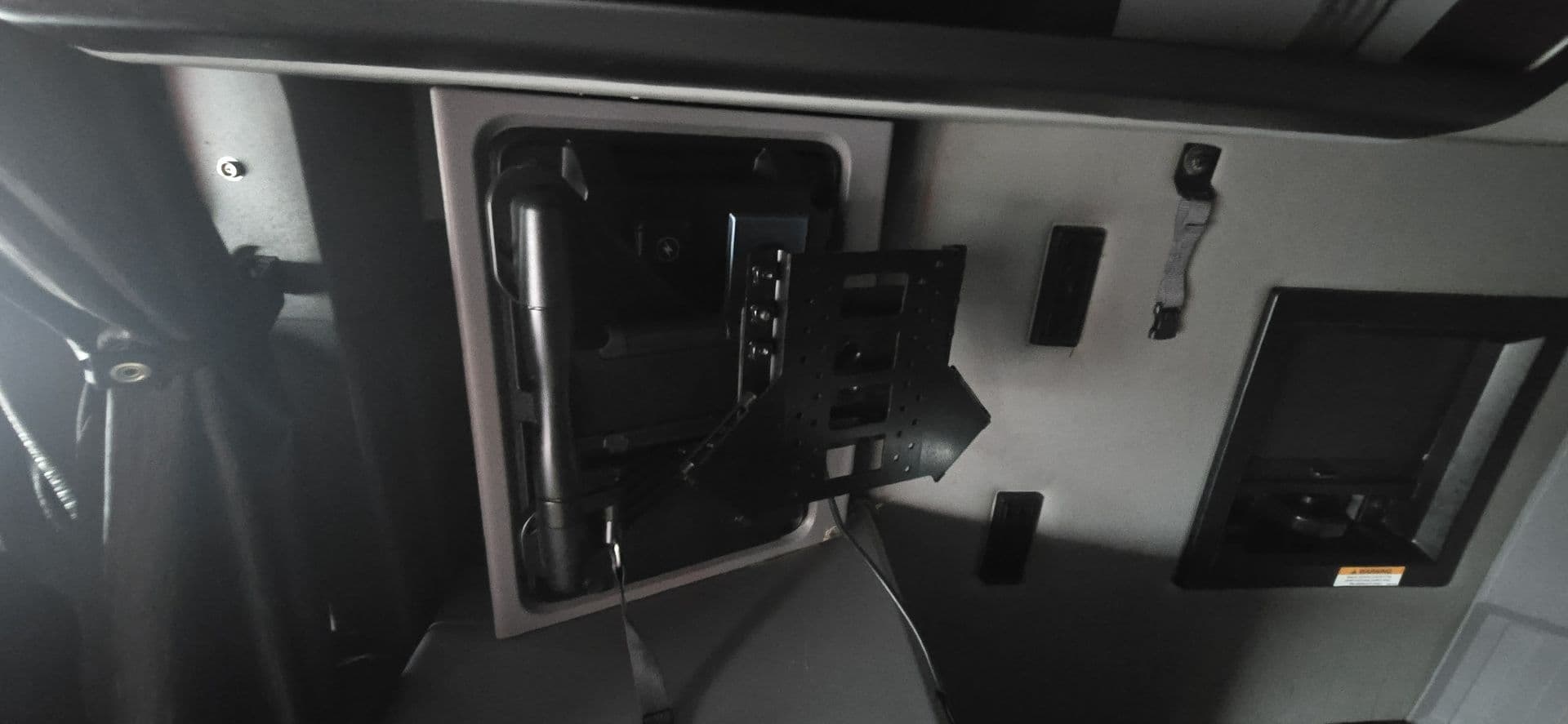 2023 Mack Anthem — photo 34