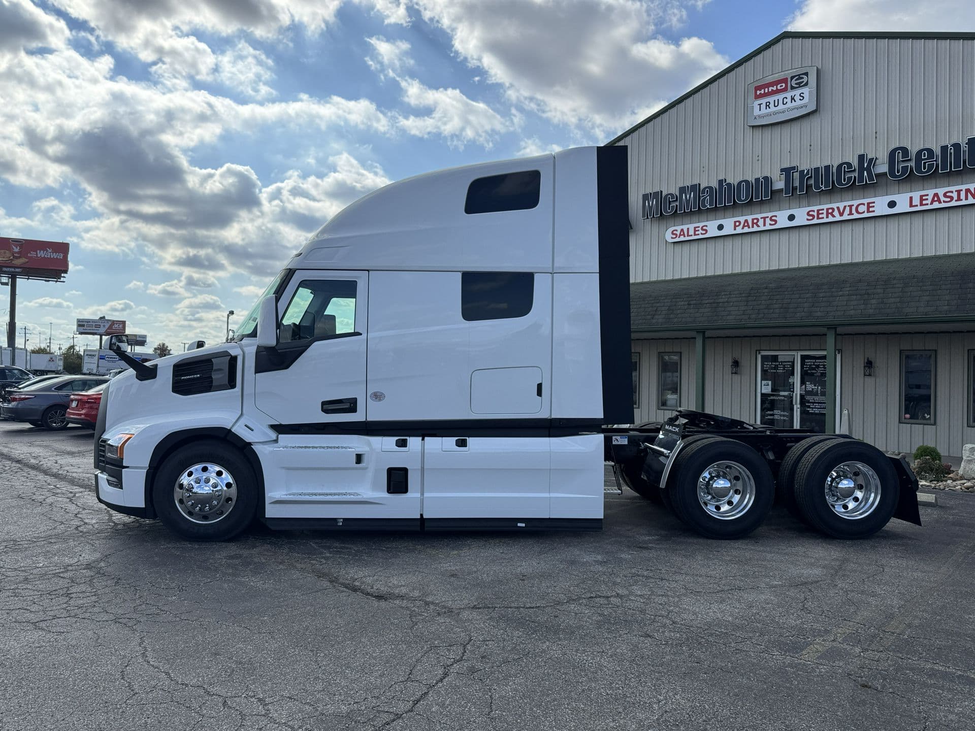 2026 Mack Pioneer — photo 2