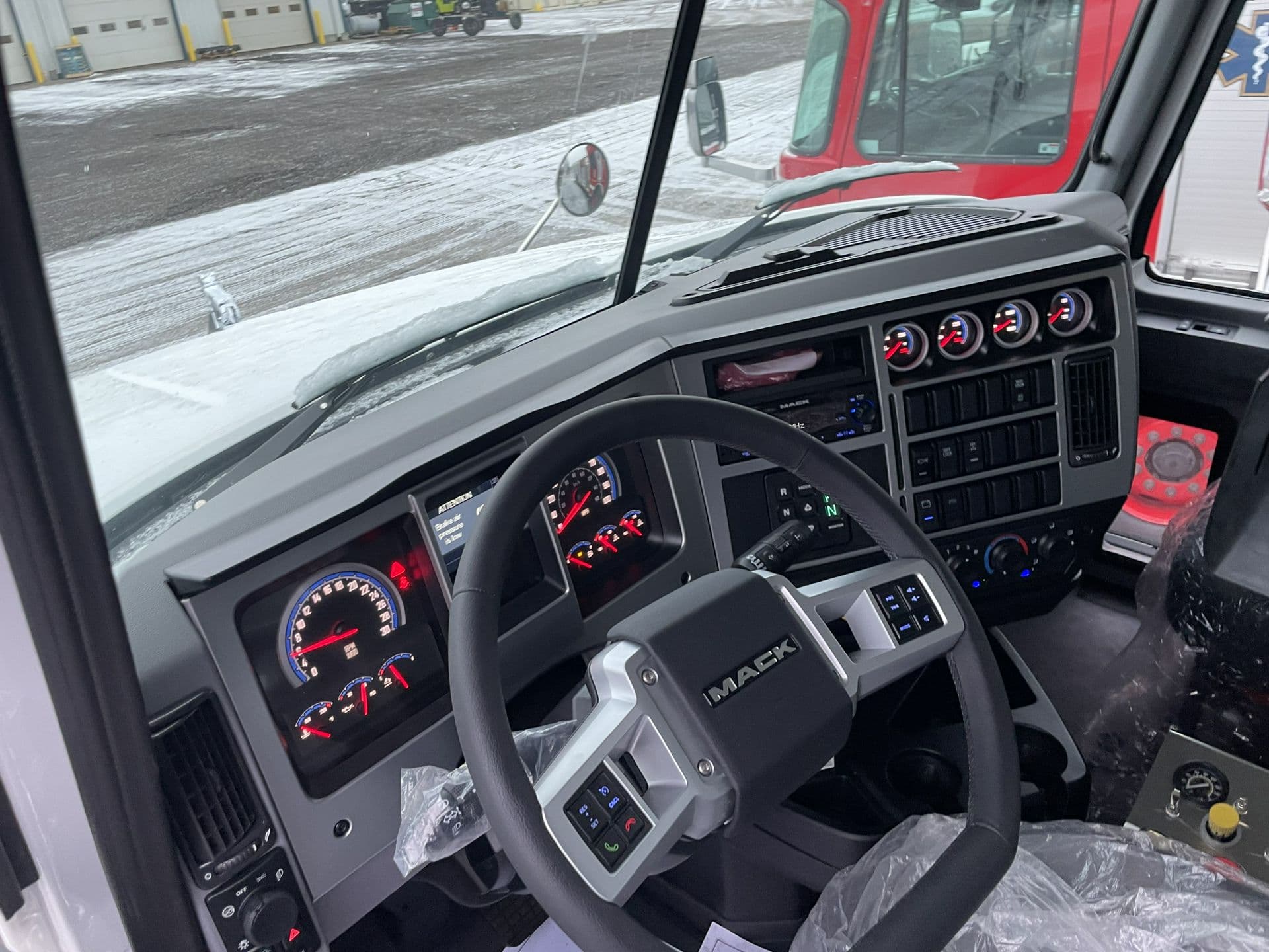 2026 Mack Granite — photo 8