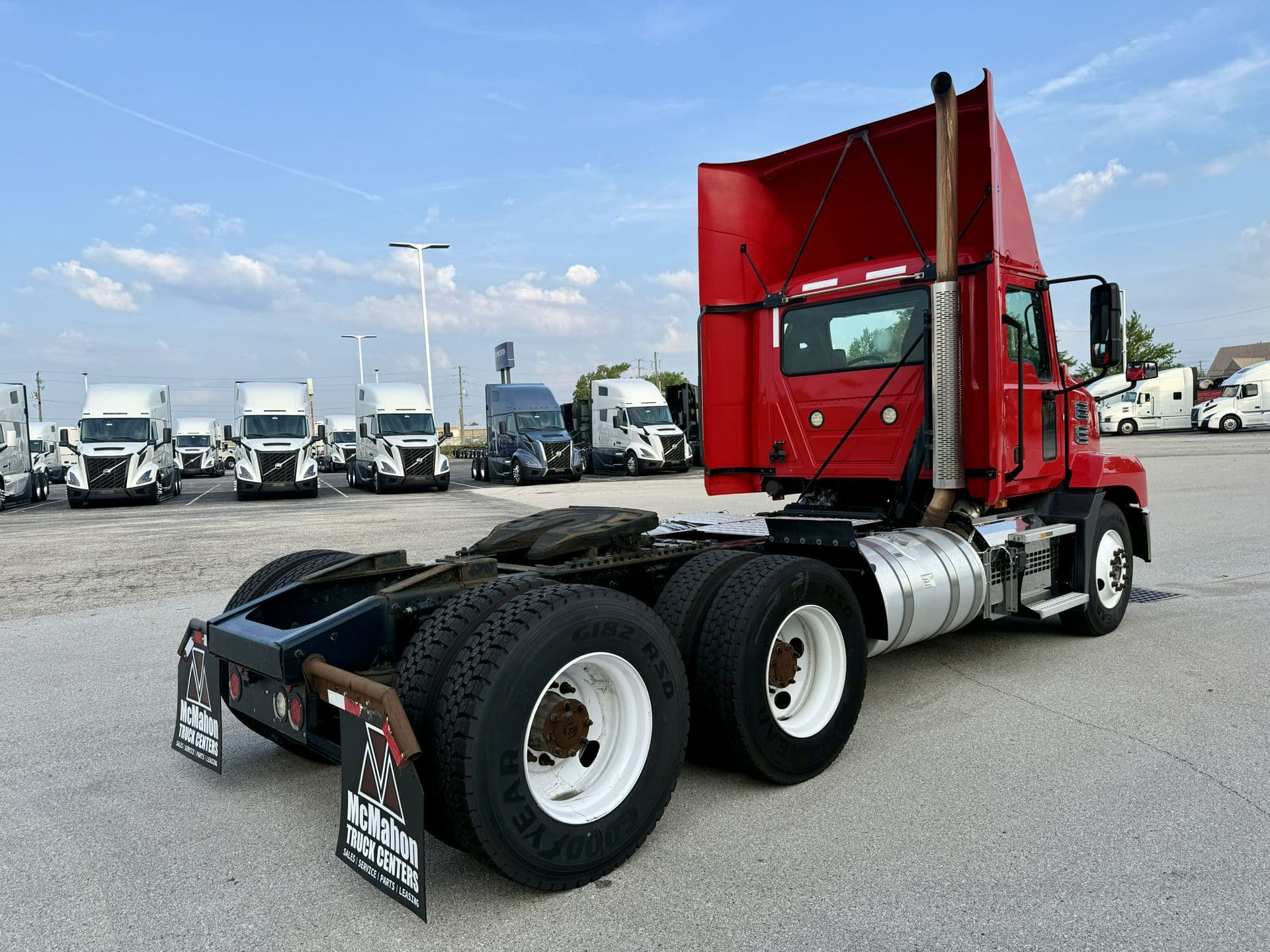 2020 Mack Anthem — photo 5