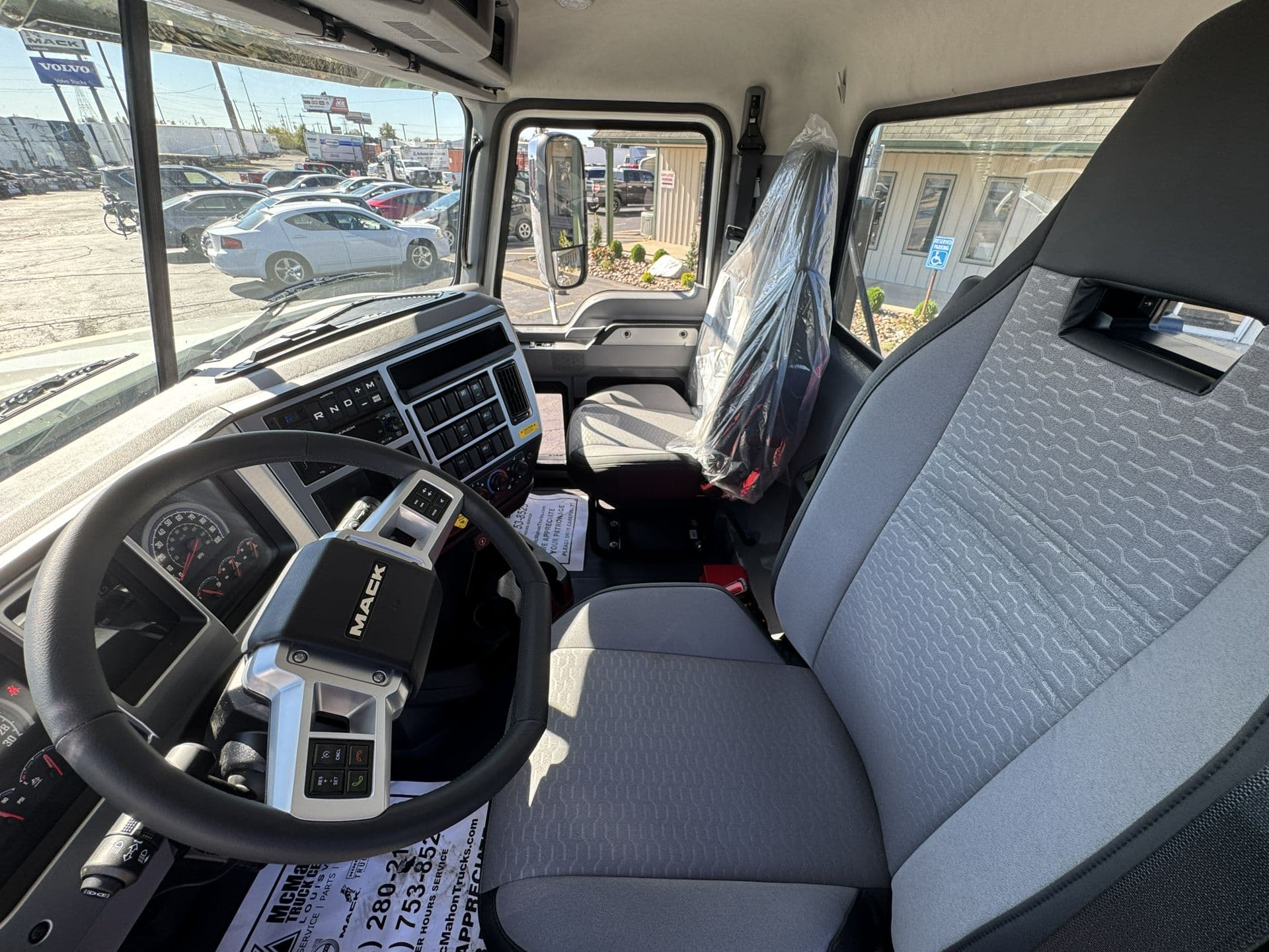 2026 Mack Pinnacle — photo 11