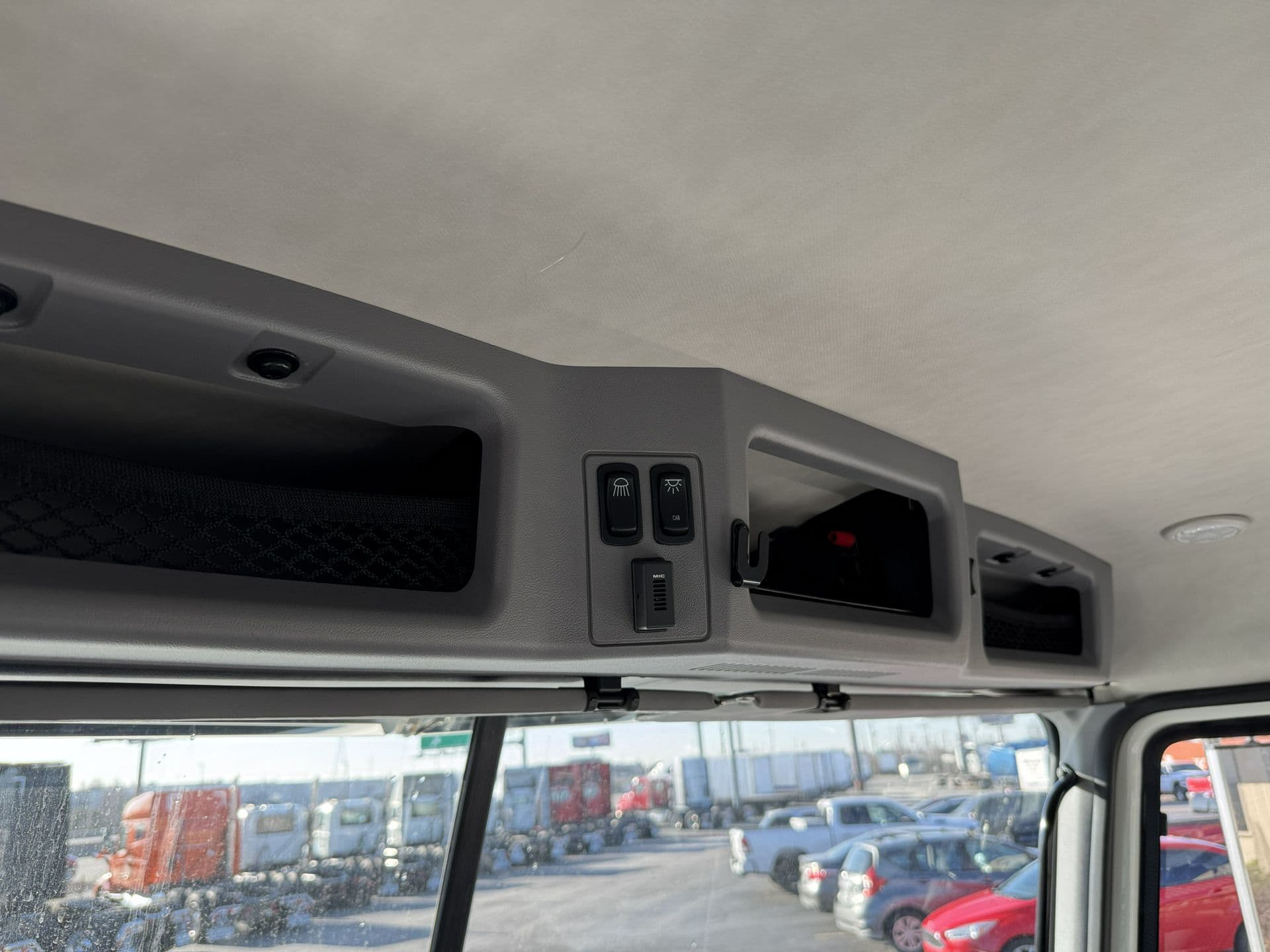 2027 Mack Granite — photo 12